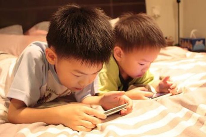 Có nên cho trẻ làm bạn với công nghệ?