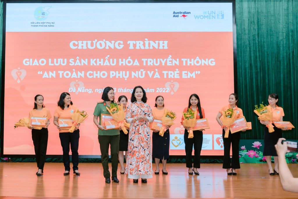 Giao lưu sân khấu hóa truyền thông “An toàn cho phụ nữ và trẻ em” Giao lưu sân khấu hóa truyền thông “An toàn cho phụ nữ và trẻ em”